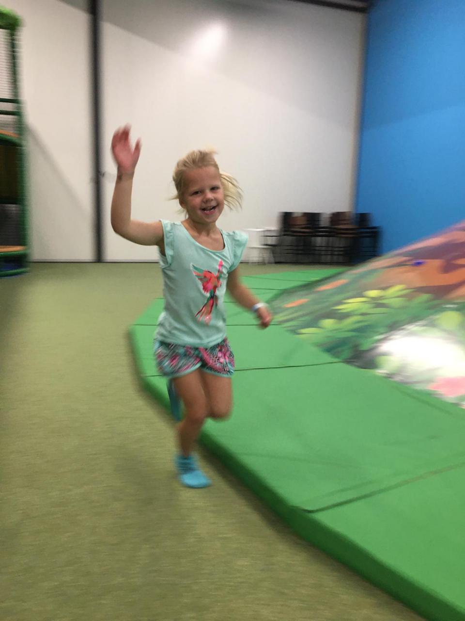 0B5AA523-2B3F-4CC7-B360-75B3A39B7469