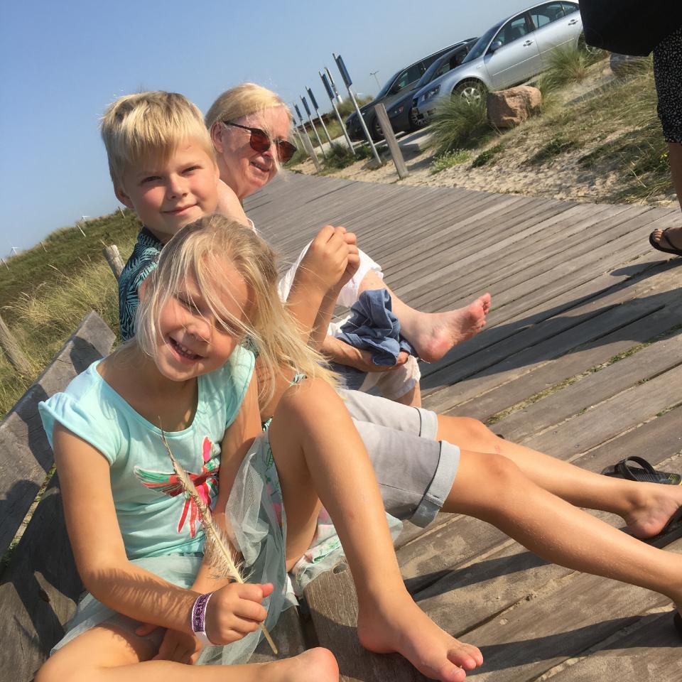 2FA16A4B-7EB9-46A4-A4E4-3349D7E59275