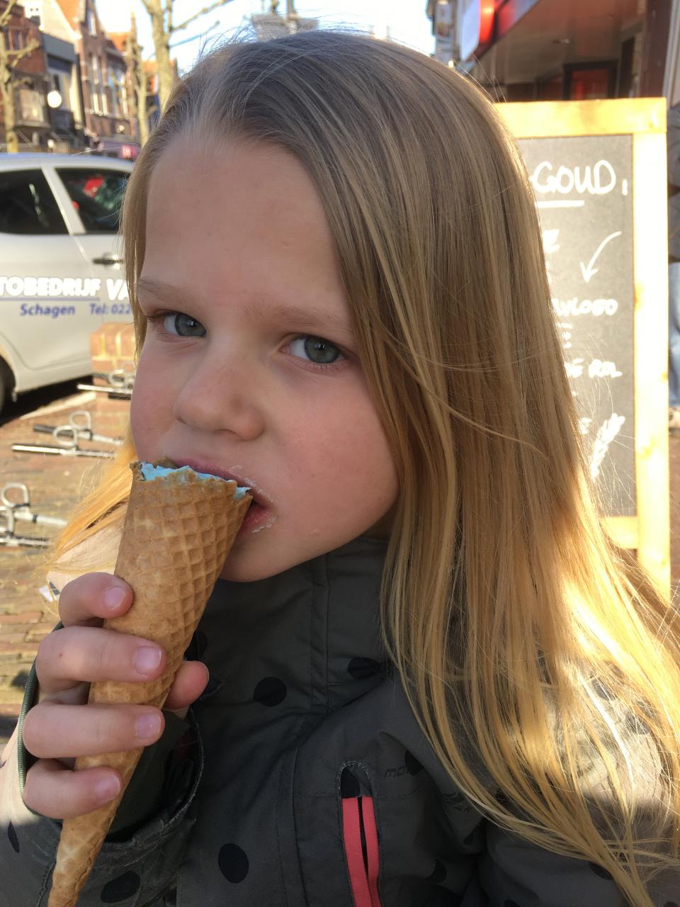 D3F99B6C-967F-4F9A-AAF3-C5CF82C32540