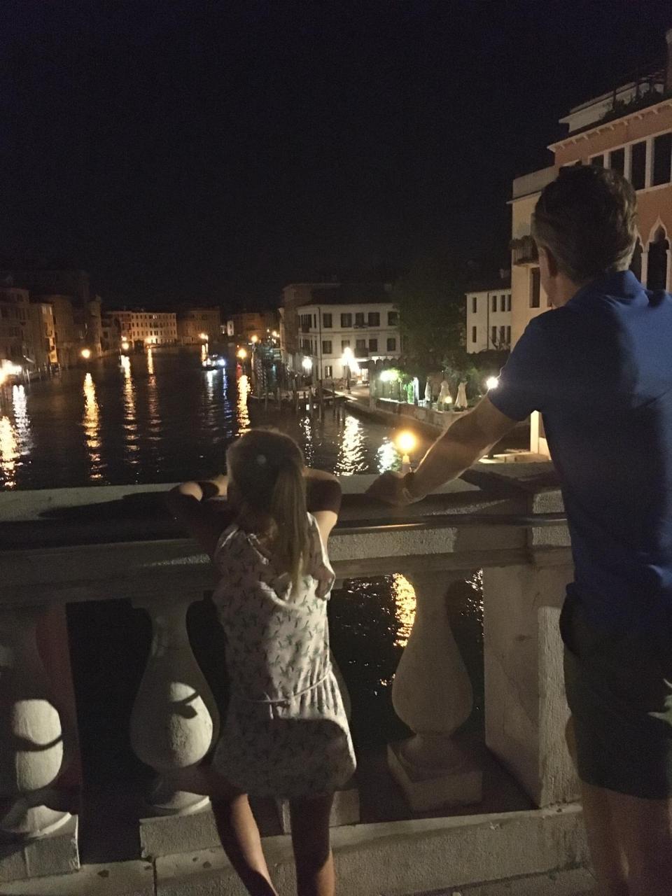 2CB74CB4-9AE5-4017-B3F2-0BE8058FFA18