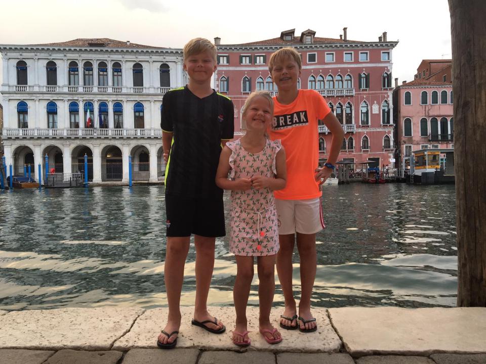 4D55469B-2253-48BD-88ED-6A7BAC1A1E69