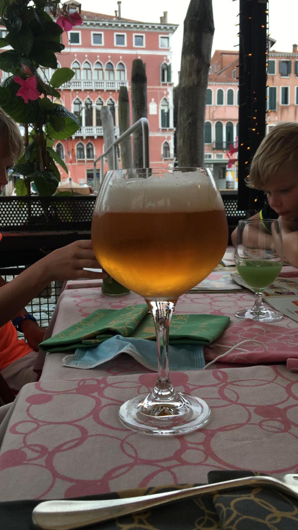 A70DD077-D73C-45A6-91FE-86A15A6AA7F0