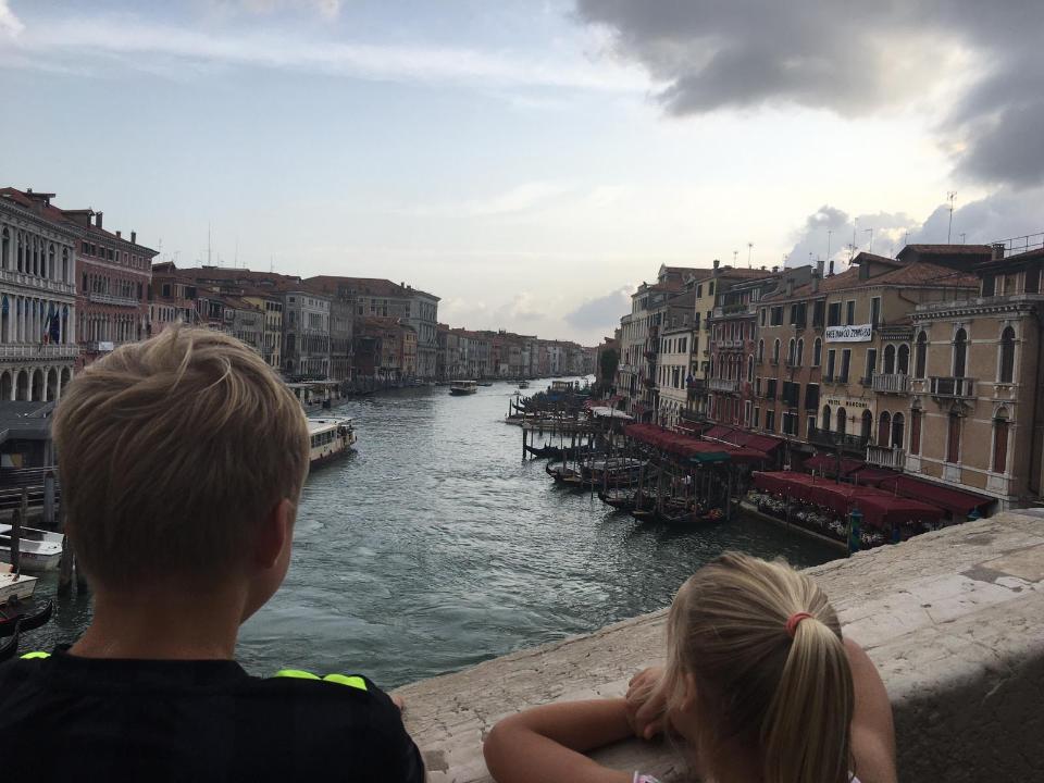 EC0EE466-AEC6-4541-88DB-9FB9D605F71D