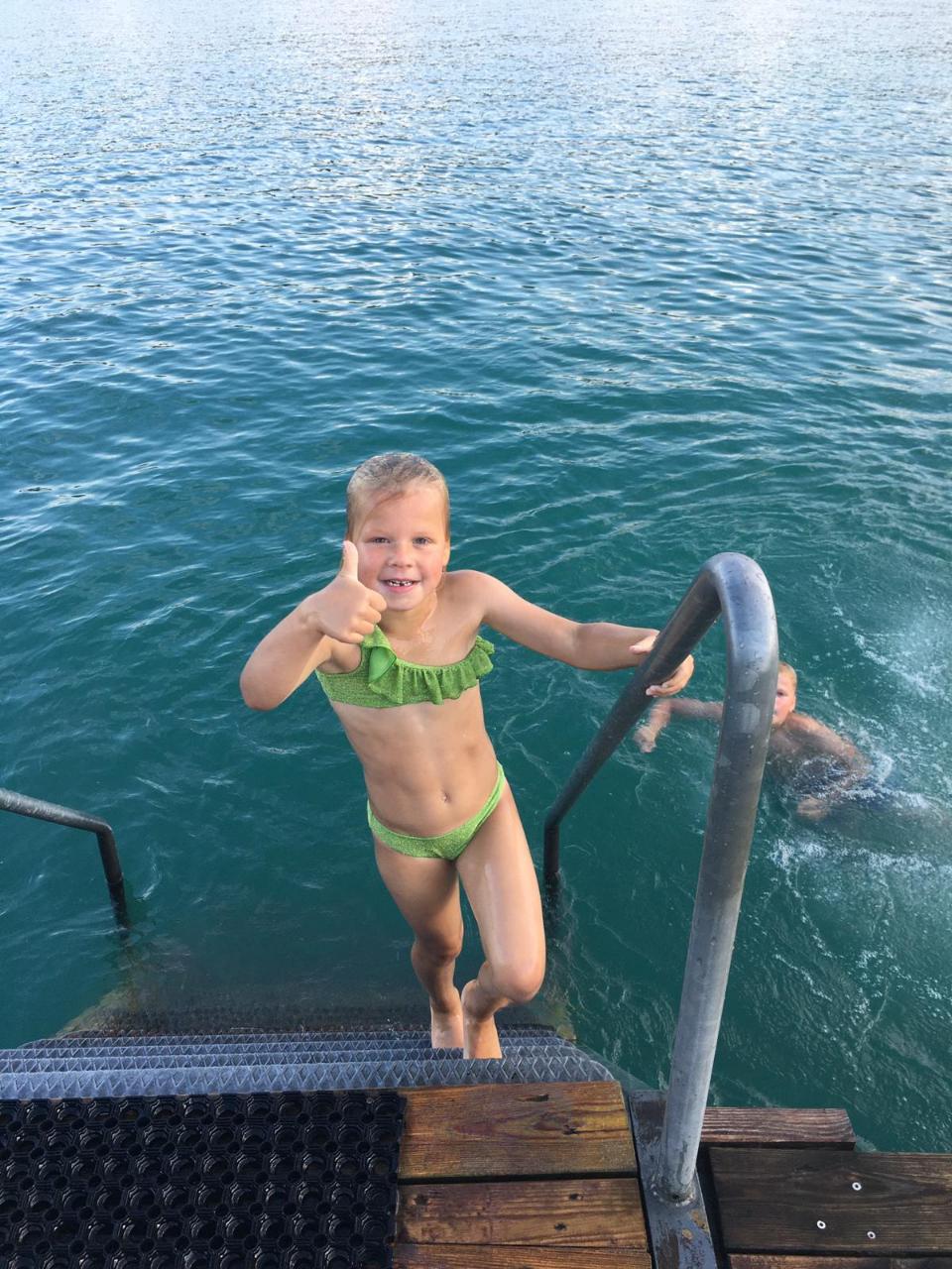 C5514098-0E40-4598-917A-BAA3F392E4FD