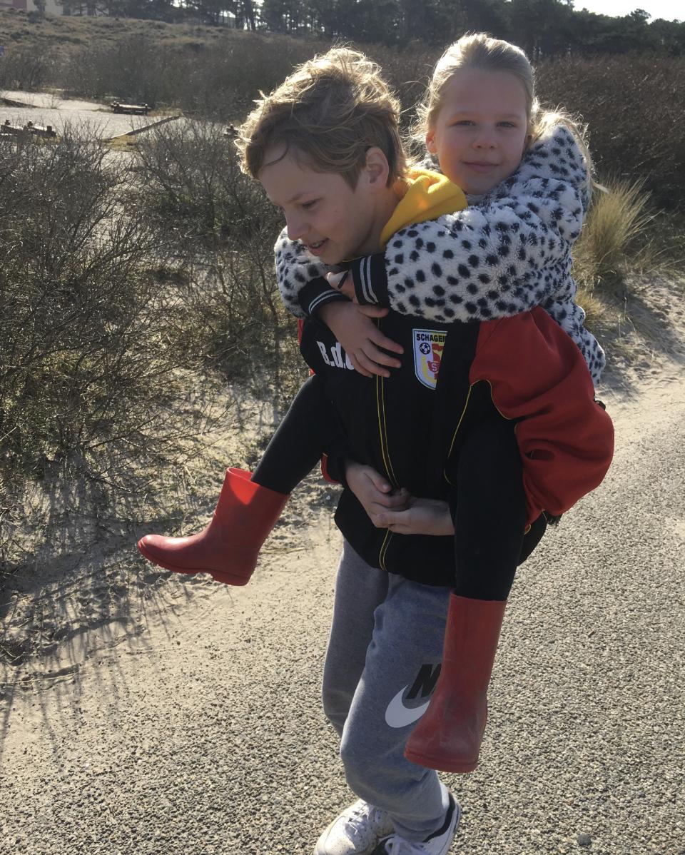 AF37223E-9D3D-452B-8249-1E44EC7599AB