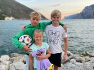 B5968696-05F0-49F9-9C49-8B4E7635B383