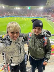 551F5C28-04B5-4625-B216-DA4C40A0E7E6