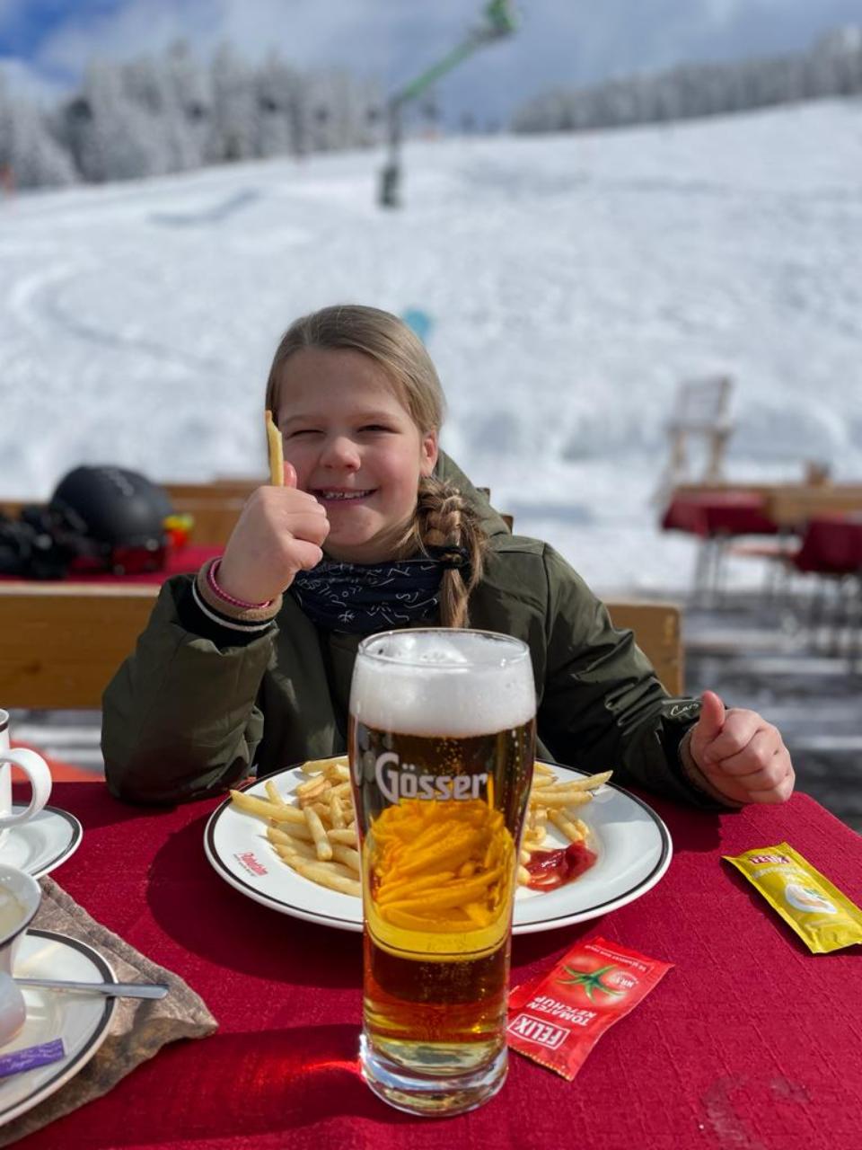 B2595128-3F17-4D04-83EC-78C6B6FE4F49