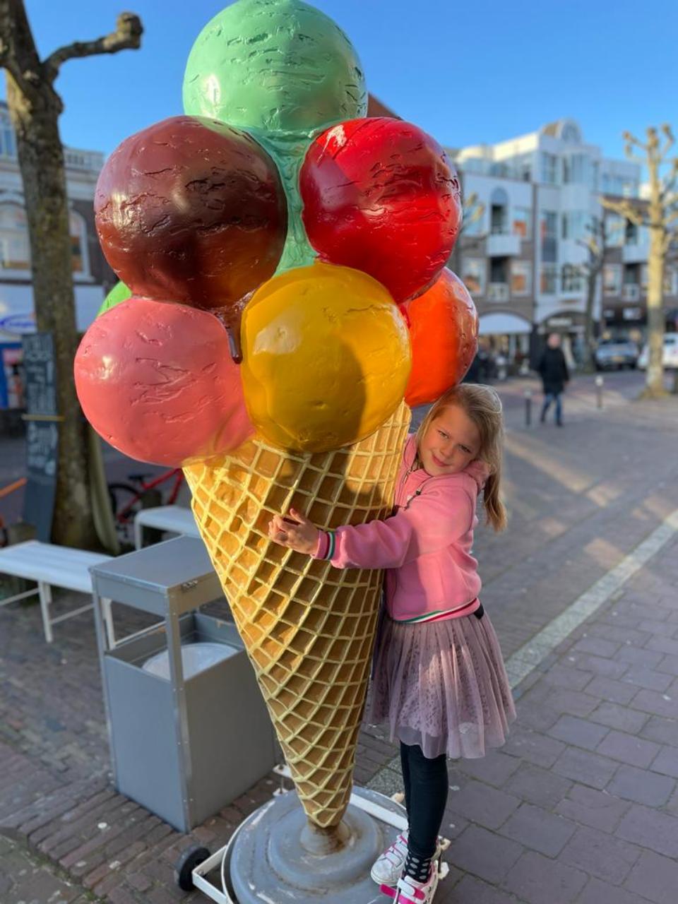 E75ED028-5F99-427A-A95D-89B16C0E7827