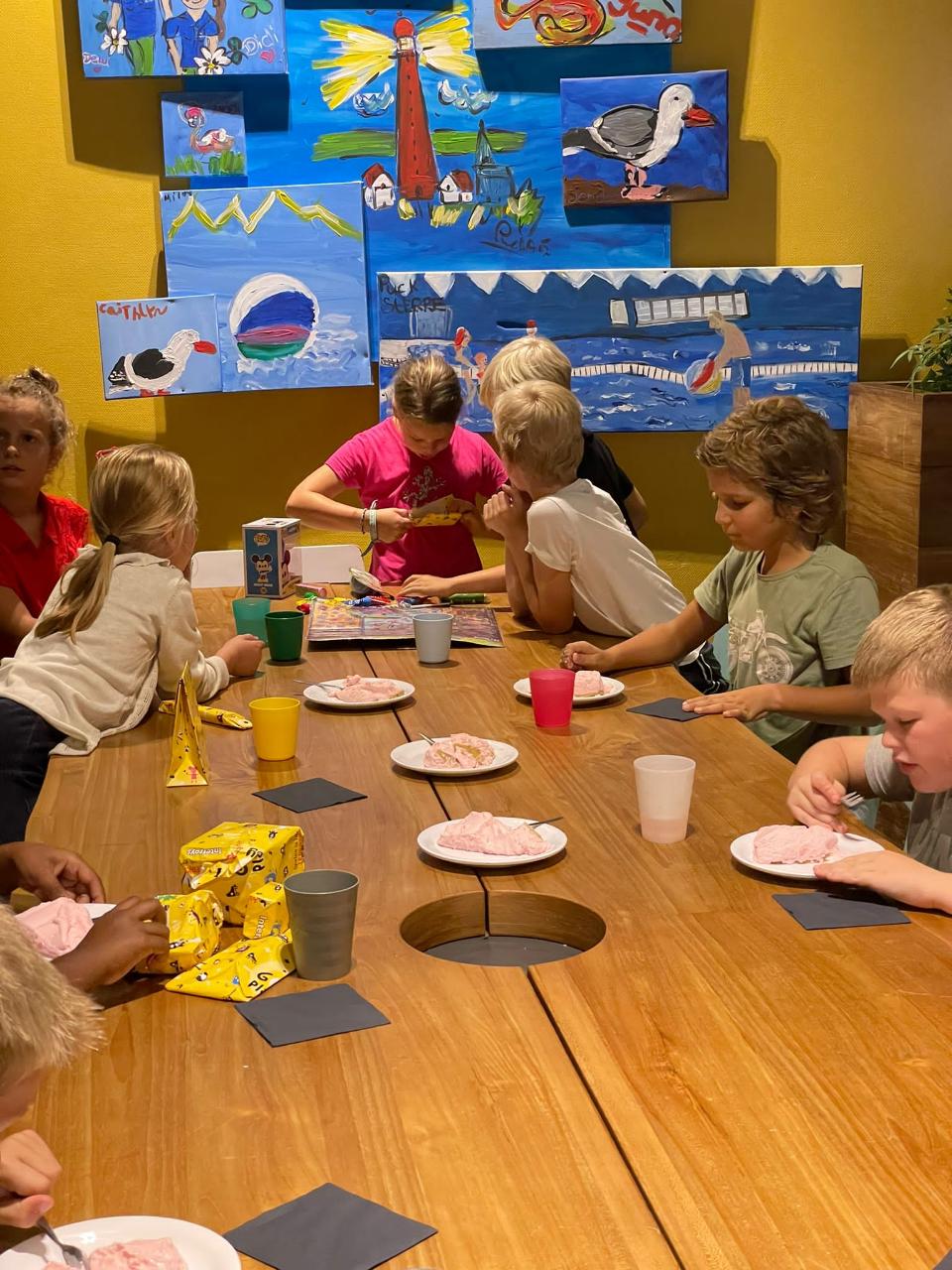 4f25ffb2-5fd8-4620-a246-935c8634add1