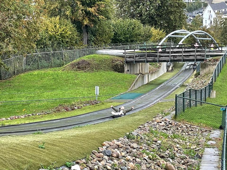 0c5dd8ce-ddd7-4ef6-9a77-5a405f8e73ef